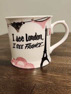 R Table - I See London I See France Underpants Eiffel Tower Big Ben Mug
